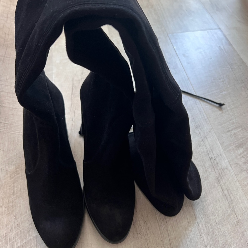 Black above the knee Stuart  Weitzman , size 7.5